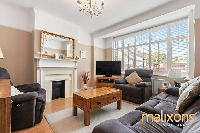 3 Bedroom Semi-Detached House For Sale In Tisbury Road, London, SW16