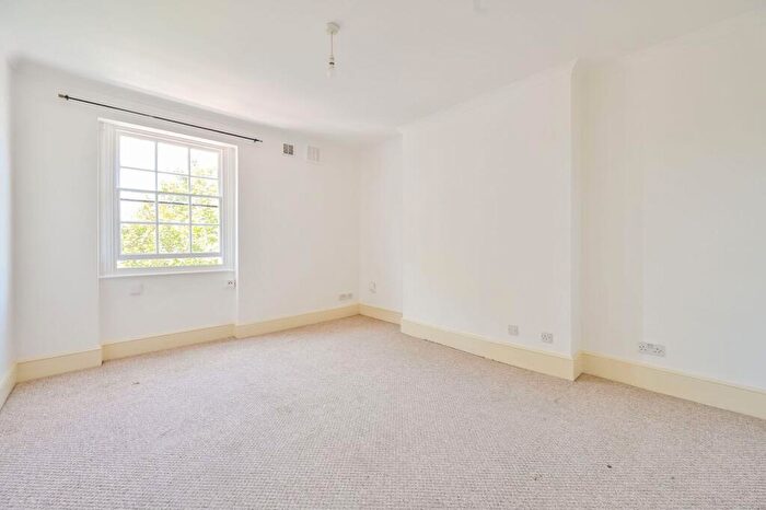 2 Bedroom Flat To Rent In Denmark Hill, London, SE5
