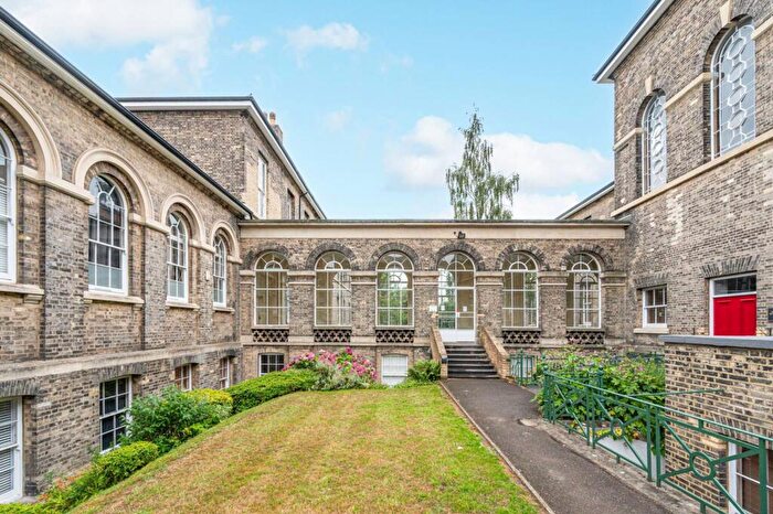 2 Bedroom Flat For Sale In Gilbert Close, Woolwich, London, SE18