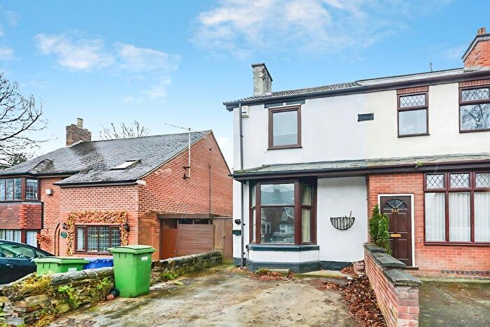 3 Bedroom Semi Detached House To Rent In Chatsworth Road, Chesterfield, Derbyshire, S40