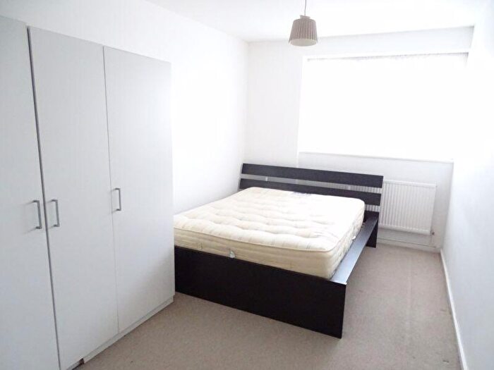 2 Bedroom Apartment To Rent In Duncan Close, Barnet, EN5
