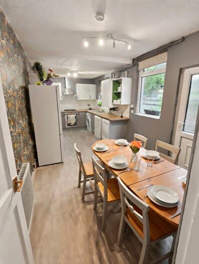 4 Bedroom Terraced House To Rent In Eileen Grove, M14