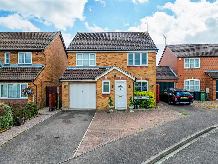 4 Bedroom Detached House To Rent In Graphic Close, Dunstable, LU6