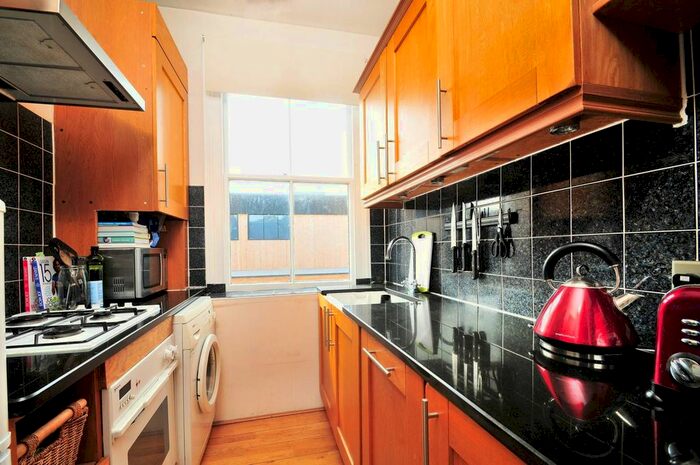 2 Bedroom Flat To Rent In Barrowgate Road, Chiswick, London, W4
