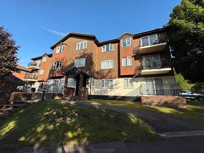 1 Bedroom Flat To Rent In Birchend Close, South Croydon, CR2