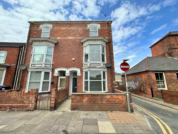 5 Bedroom Semi-Detached House To Rent In Albert Road, Cleethorpes, DN35