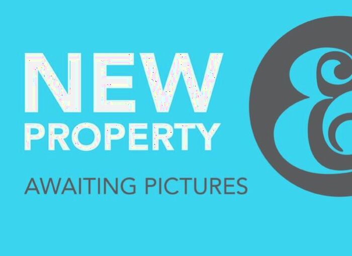 5 Bedroom Detached House To Rent In Woking, Surrey, GU21