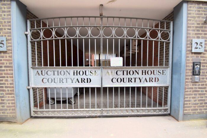 Studio To Rent In Auction House Courtyard, John Street, Luton, Bedfordshire, LU1