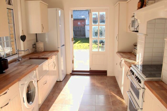2 Bedroom Semi-Detached House To Rent In North Avenue, Southend-On-Sea, SS2