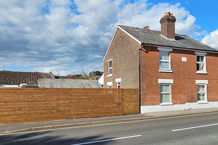 2 Bedroom Cottage For Sale In Denmead, Waterlooville, PO7