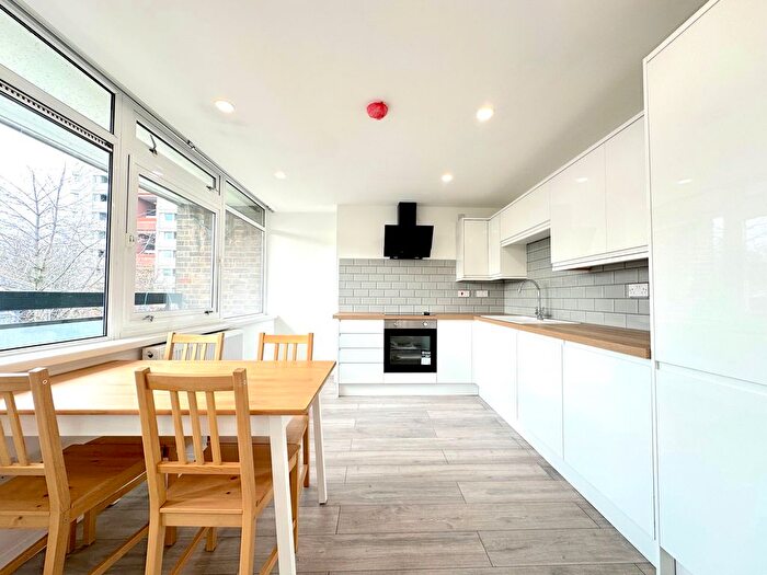 4 Bedroom Maisonette To Rent In Chapman Street, London, E1