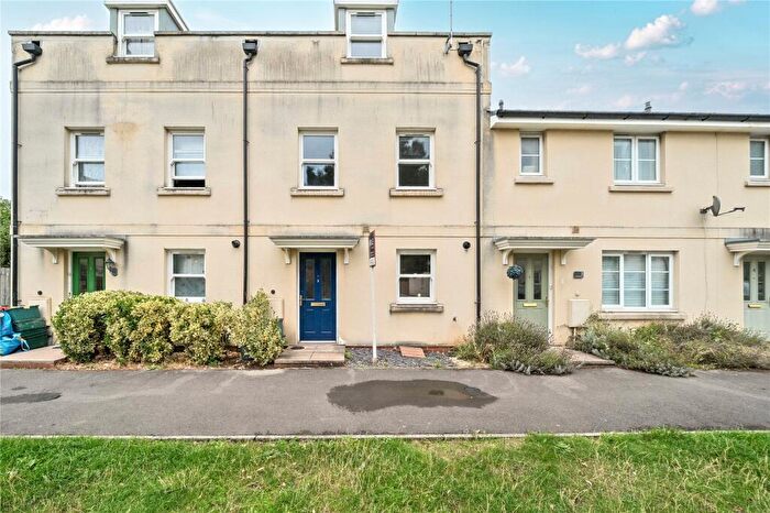 3 Bedroom Town House For Sale In Joyford Passage, Cheltenham, GL52