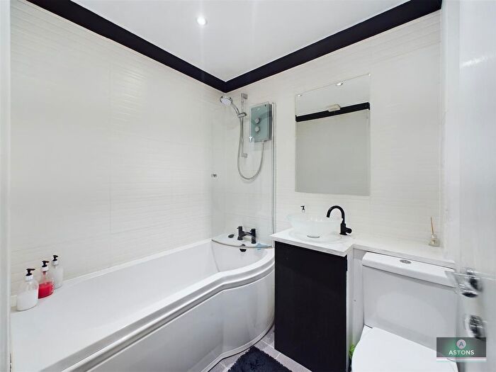 2 Bedroom Terraced House For Sale In Guinevere Road, Ifield, Crawley, RH11