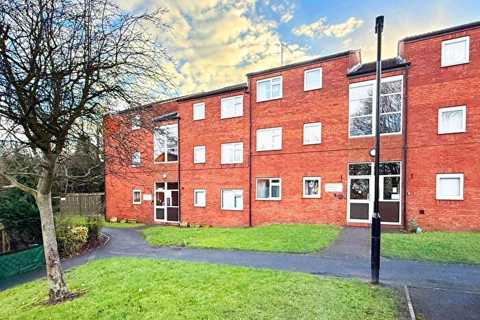 2 Bedroom Flat For Sale In Bramham Drive, Harrogate, HG3