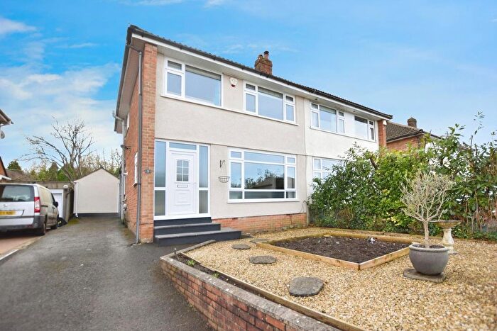 3 Bedroom Semi-Detached House For Sale In Oaktree Gardens, Bristol, BS13