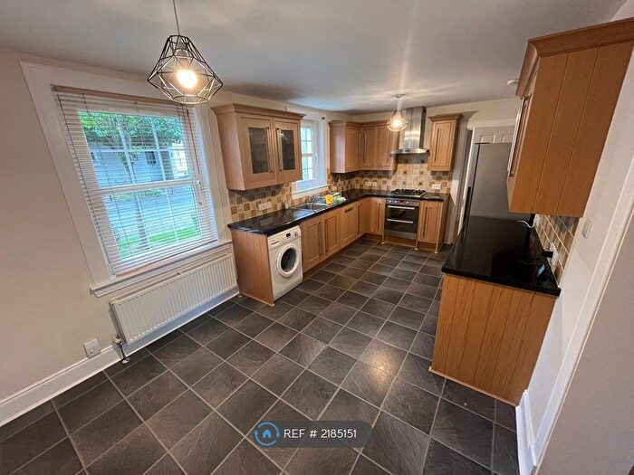 2 Bedroom Flat To Rent In Hillpark Court, Edinburgh, EH4