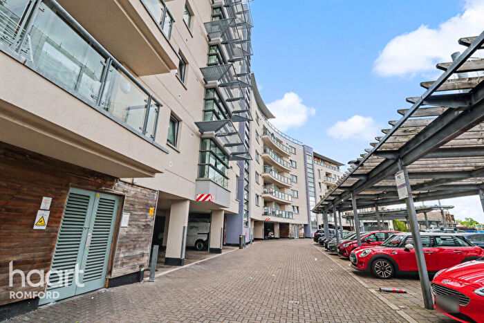1 Bedroom Apartment To Rent In Mercury Gardens, Romford, RM1