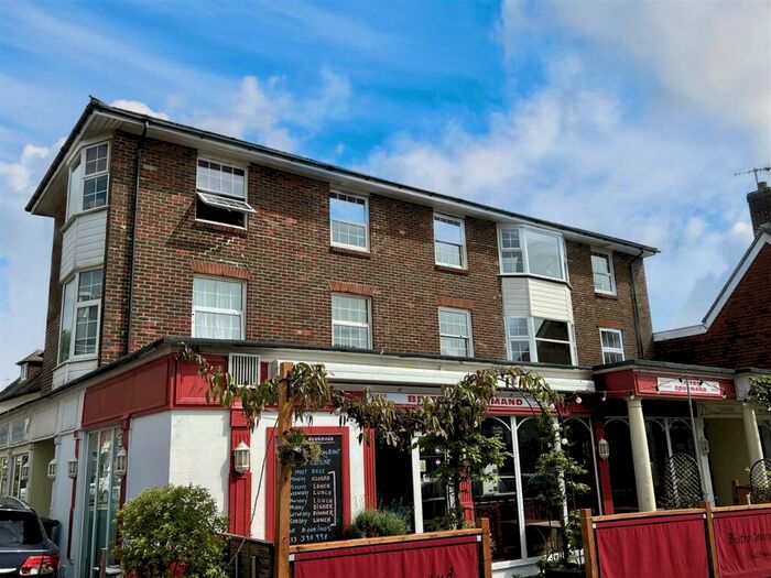 2 Bedroom Flat To Rent In Nevill Road, Rottingdean, Brighton, BN2