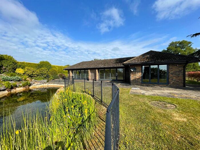 4 Bedroom Detached House To Rent In Box Hill Road, Tadworth, KT20