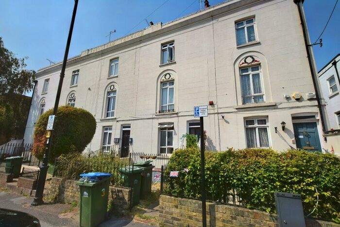 5 Bedroom Terraced House To Rent In Henstead Road, Southampton, SO15