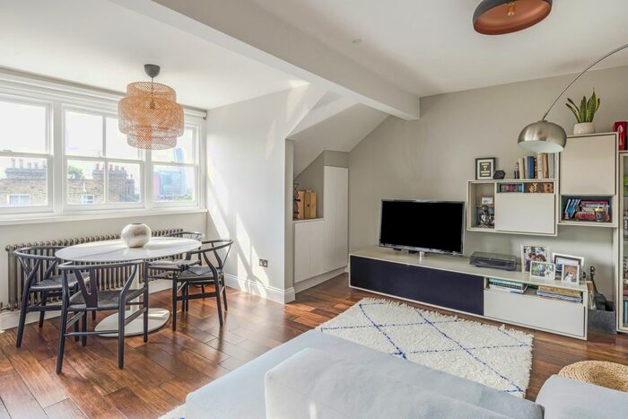 2 Bedroom Flat To Rent In St. Marks Road, London, W10