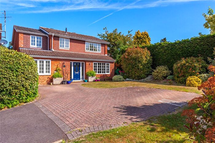 4 Bedroom Detached House For Sale In Newalls Rise, Wargrave, Berkshire, RG10