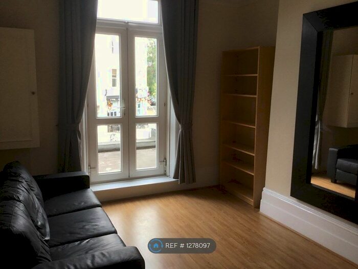 1 Bedroom Flat To Rent In Shepherds Bush Road, London W6