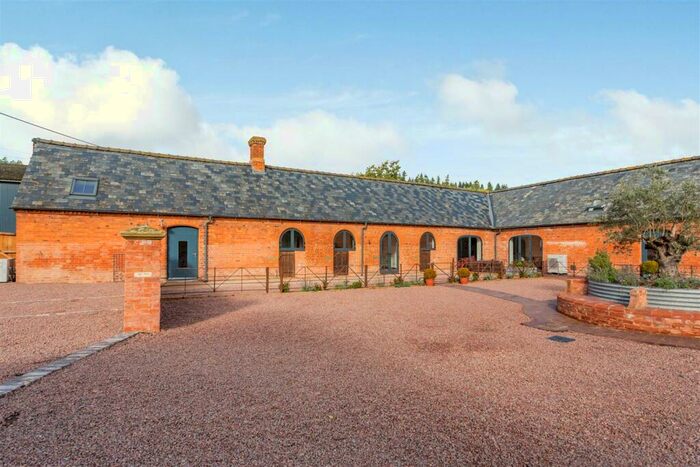 4 Bedroom Barn Conversion To Rent In Broom Hill, Huntley, GL19
