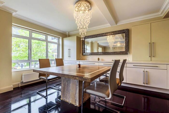 4 Bedroom Flat To Rent In Hillbrow, Richmond, TW10