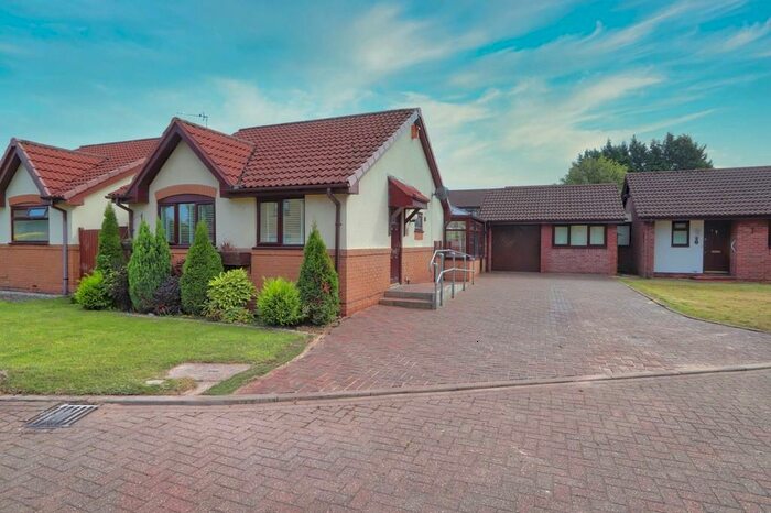 2 Bedroom Detached Bungalow To Rent In Broomehouse Avenue, Irlam, M44