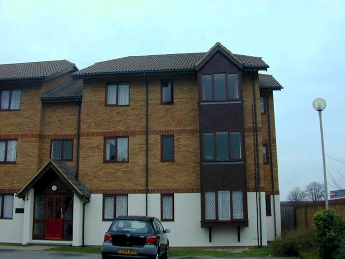 1 Bedroom Flat To Rent In Redwood Grove, Bedford, MK42