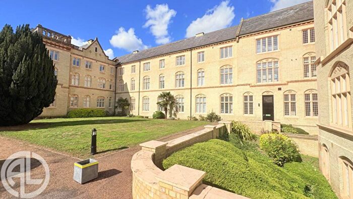 2 Bedroom Apartment For Sale In Kingsley Avenue, Fairfield, Hitchin, Bedfordshire, SG5