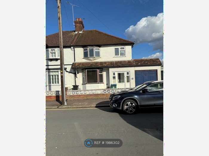 4 Bedroom Semi-Detached House To Rent In King Georges Avenue, Watford, WD18
