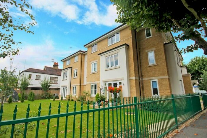 2 Bedroom Flat To Rent In Sidney Road, Staines-Upon-Thames, TW18