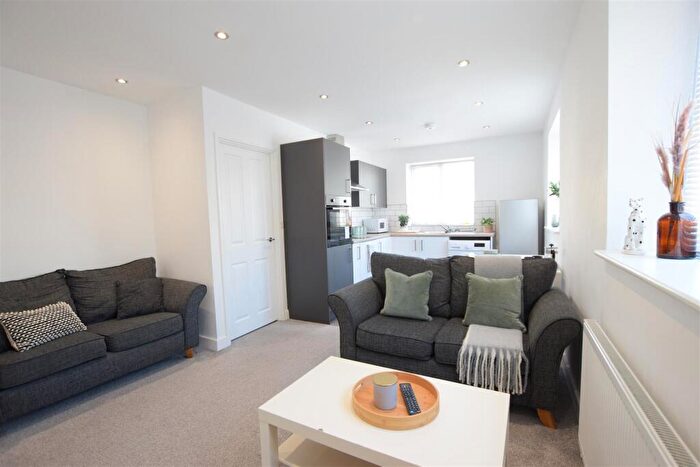 1 Bedroom Flat To Rent In Croft Street - Student Apartment - /, F3