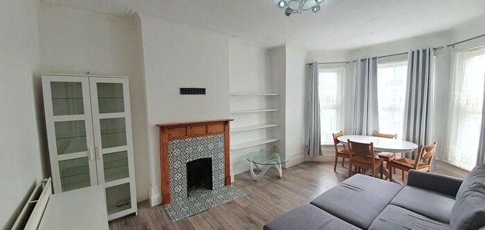 2 Bedroom Flat To Rent In Burgoyne Road, London, N4