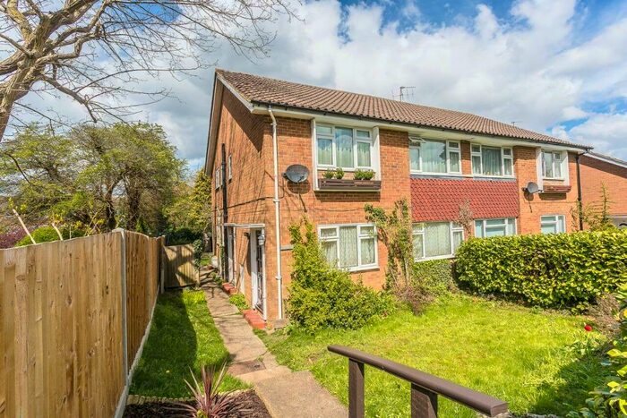 2 Bedroom Flat To Rent In Rosebank, Epsom, KT18