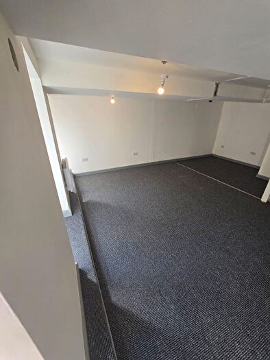 1 Bedroom Flat To Rent In Market Street, Heckmondwike, WF16