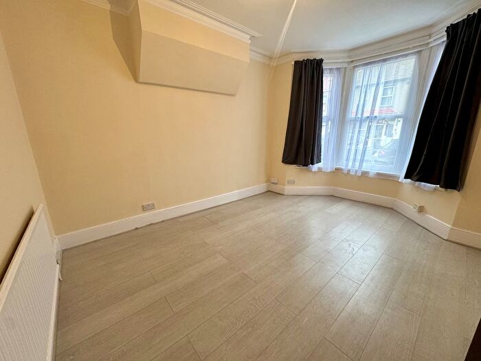 3 Bedroom Terraced House To Rent In Shrubbery Road, Southall, UB1