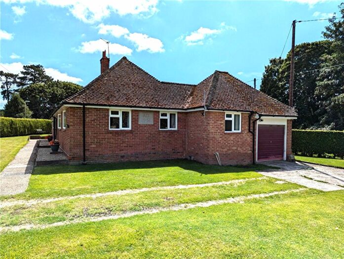 3 Bedroom Bungalow For Sale In Stenbury Drive, Preston Candover, Basingstoke, Hampshire, RG25