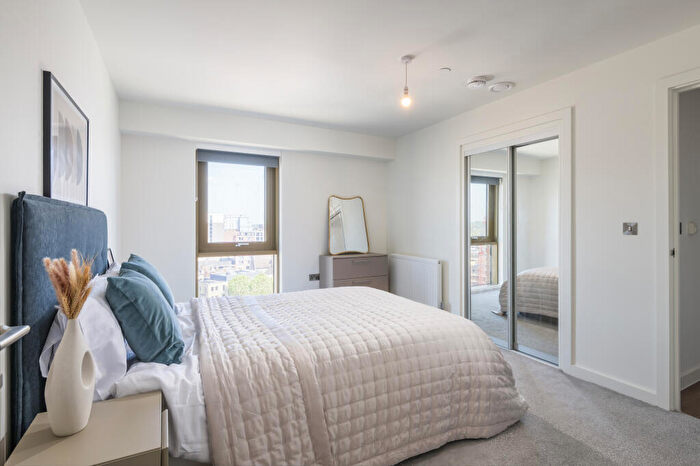 2 Bedroom Apartment To Rent In Emporium House West, Tilling Courtyard, Weldale Street, Reading, Berkshire, RG1