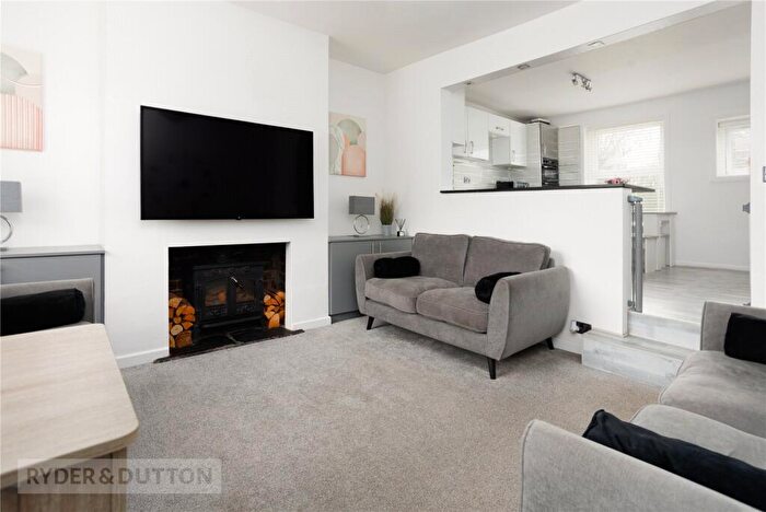 2 Bedroom Terraced House For Sale In Oldham Road, Springhead, Saddleworth, OL4