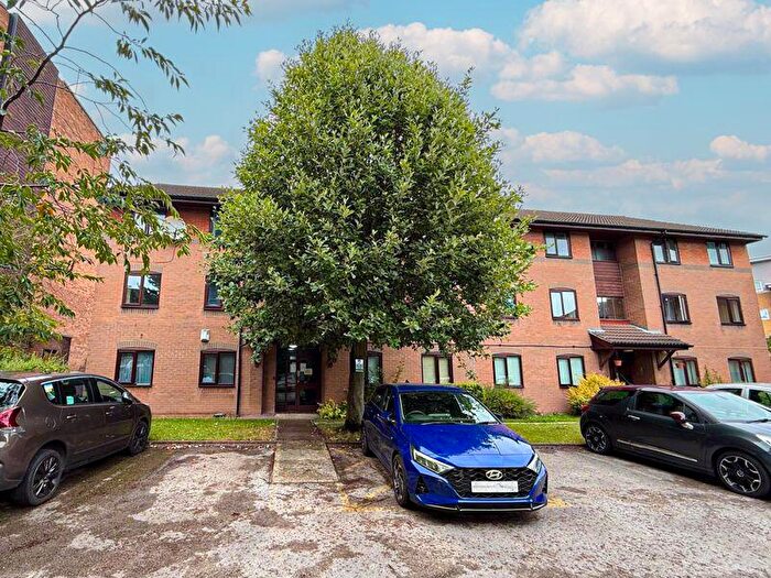 2 Bedroom Flat For Sale In Minster Court, Edge Hill, Liverpool, L7