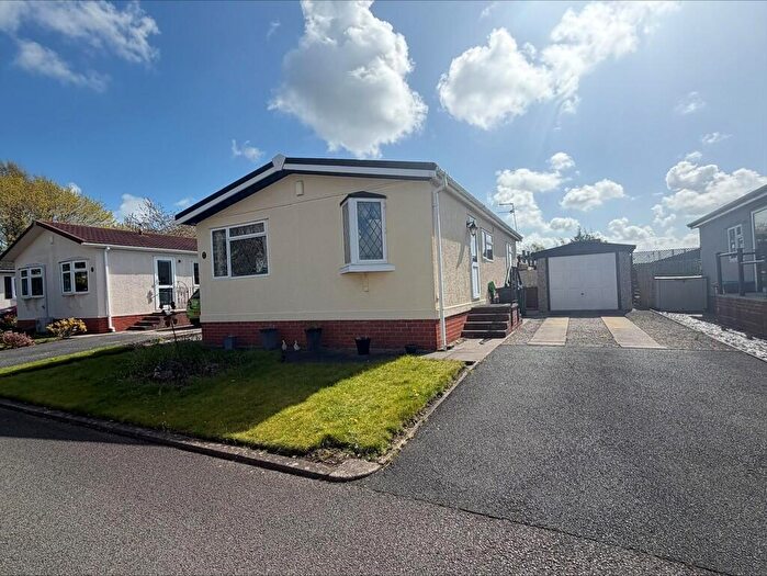 2 Bedroom Mobile Home For Sale In Gorse Covert, Wincham, Northwich, CW9