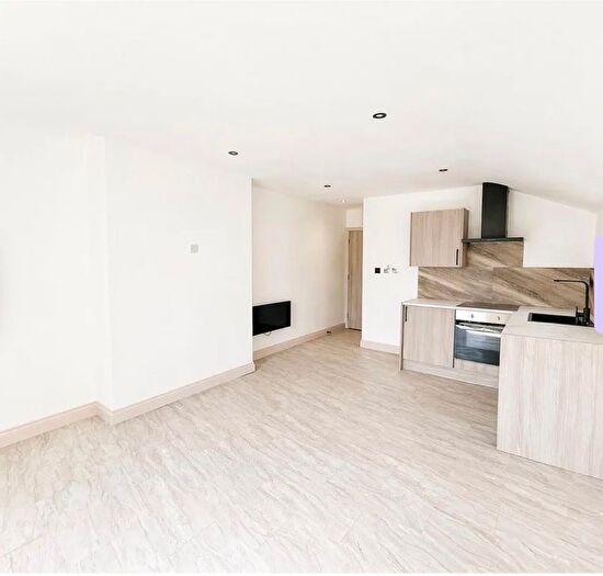 Studio To Rent In Station Road, London, NW4