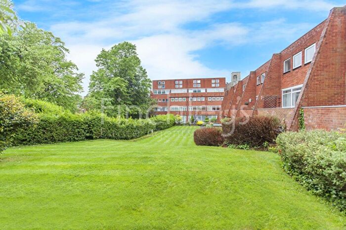 2 Bedroom Flat To Rent In Beecholme, Woodside Park Road, N12