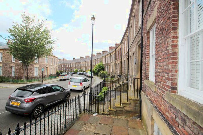 2 Bedroom Apartment To Rent In City Centre, St Thomas Crescent, NE1