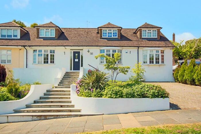 5 Bedroom Semi-Detached Bungalow To Rent In Valley Drive, Brighton, East Sussex, BN1