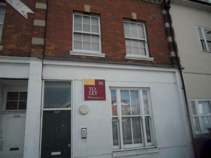 Studio To Rent In Holdenhurst Road, Bournemouth, BH8