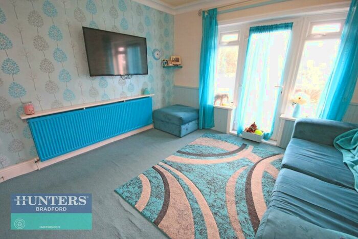 2 Bedroom Semi-Detached Bungalow For Sale In Tyersal Avenue Tyersal, Bradford, West Yorkshire, BD4